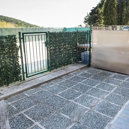 A07 - Poggio, Delizioso Bilocale Con Portico *